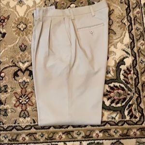Wrangler Riata Khaki Pants